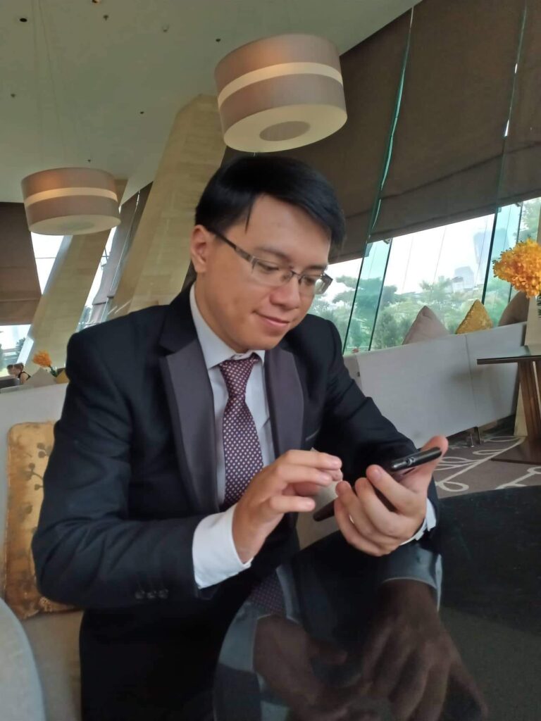 Sự cô đơn giữa đám đông: Vì sao con người càng kết nối càng lạc lõng?