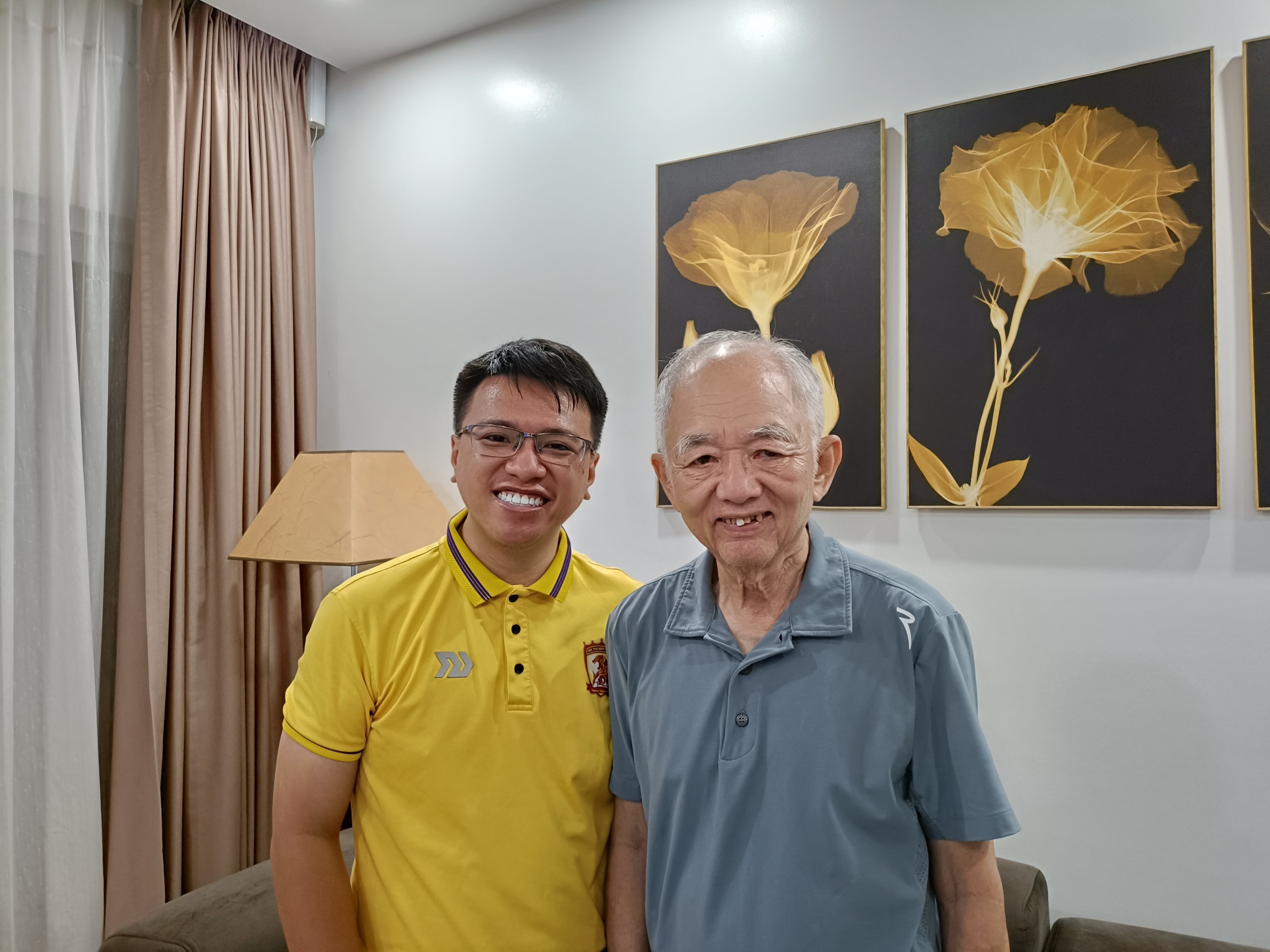Nguyễn Minh Quân cùng nhà báo Vũ Công Lập