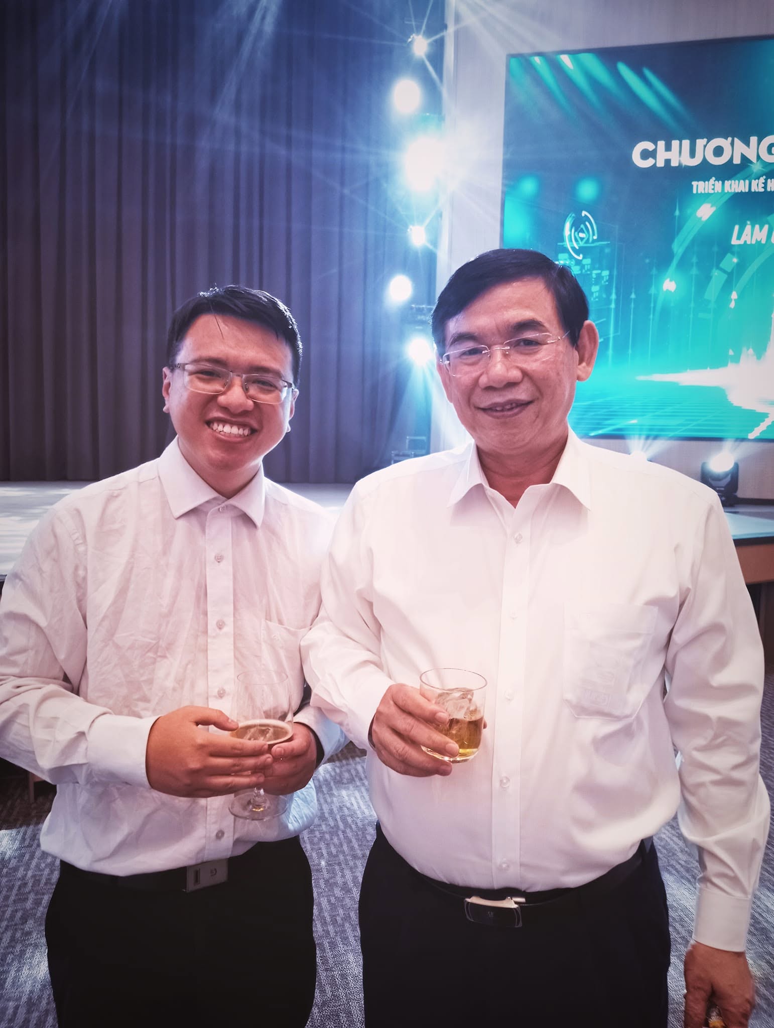 Nguyễn Minh Quân trong một cuộc gặp cùng ông Phan Đức Tú