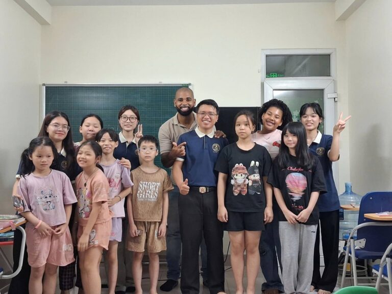 Claudecir Junior giao lưu cùng Nguyễn Minh Quân và học sinh The Good King